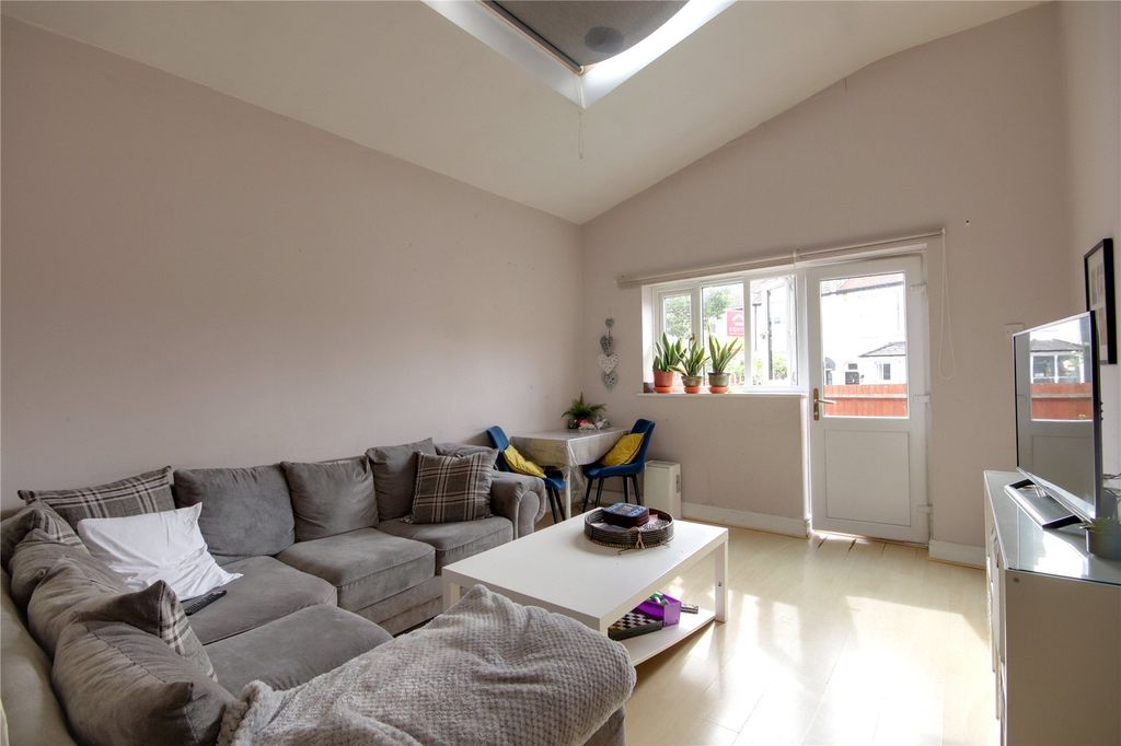 Property photo 3 of 19 Picture No. 26