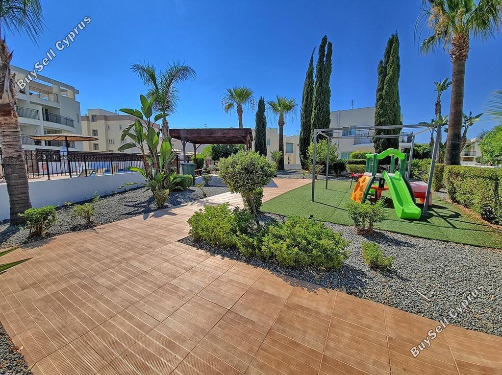 Property photo 2 of 27