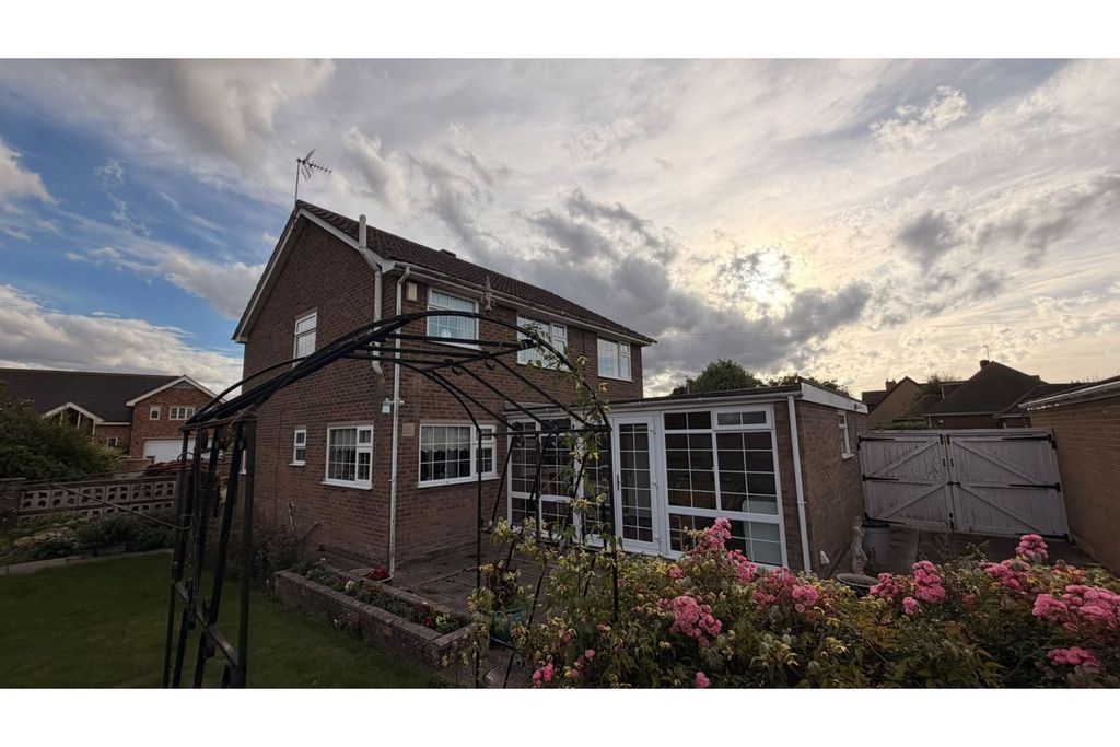 Property photo 3 of 24