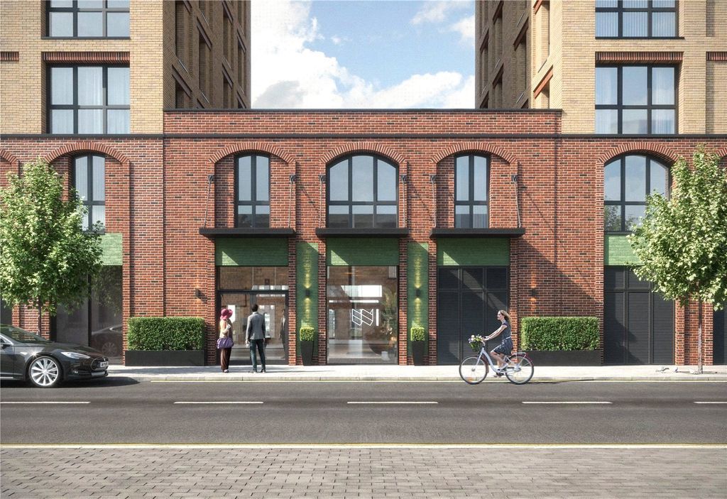 Property photo 1 of 16 Waterhouse Gardens