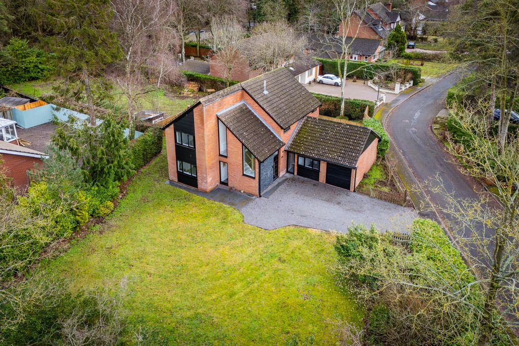 Property photo 1 of 22 Front Of The Property