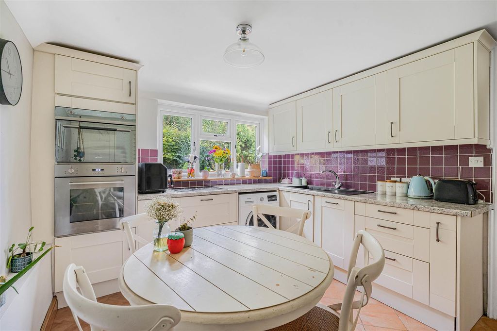 Property photo 2 of 18 9_65666-1.Jpg