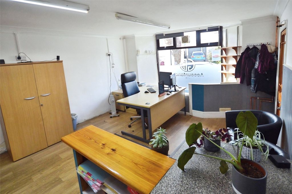 Property photo 2 of 11 Picture No. 05