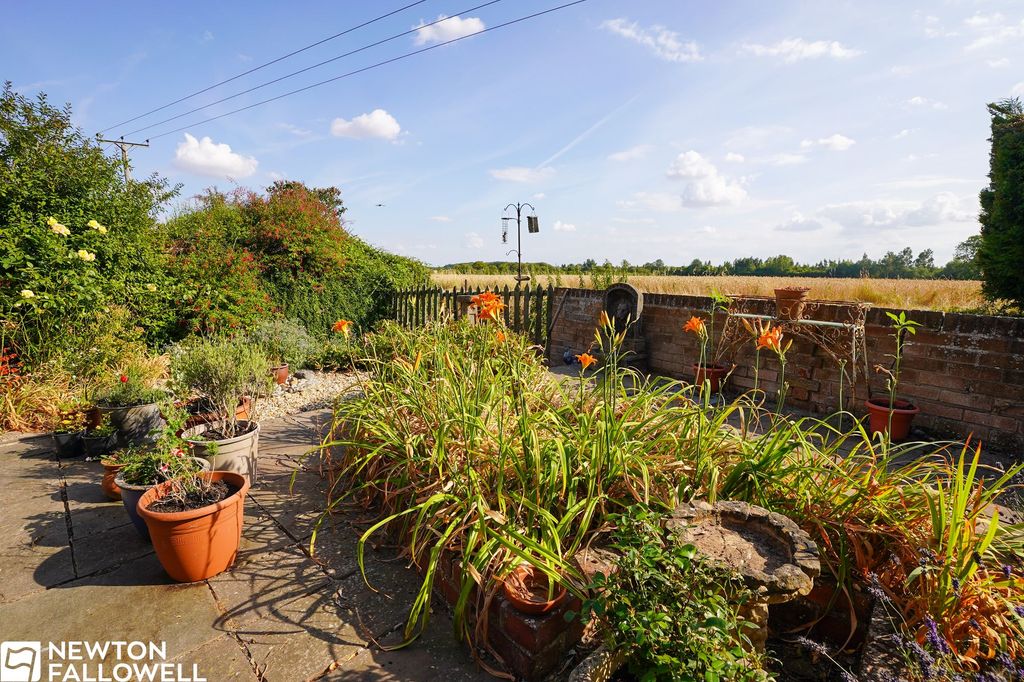 Property photo 2 of 29