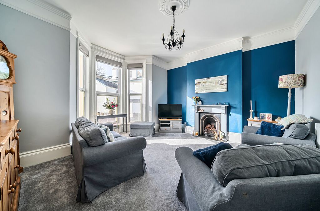 Property photo 2 of 23 Sitting Room