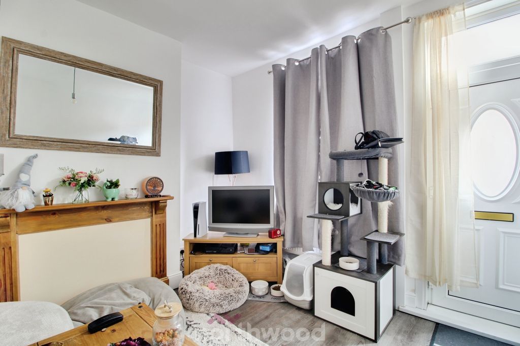 Property photo 2 of 11