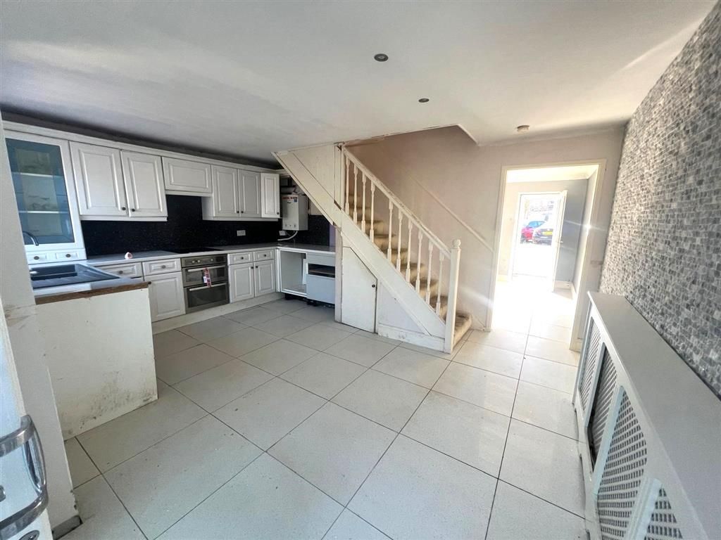 Property photo 3 of 10 Kitchen/Diner