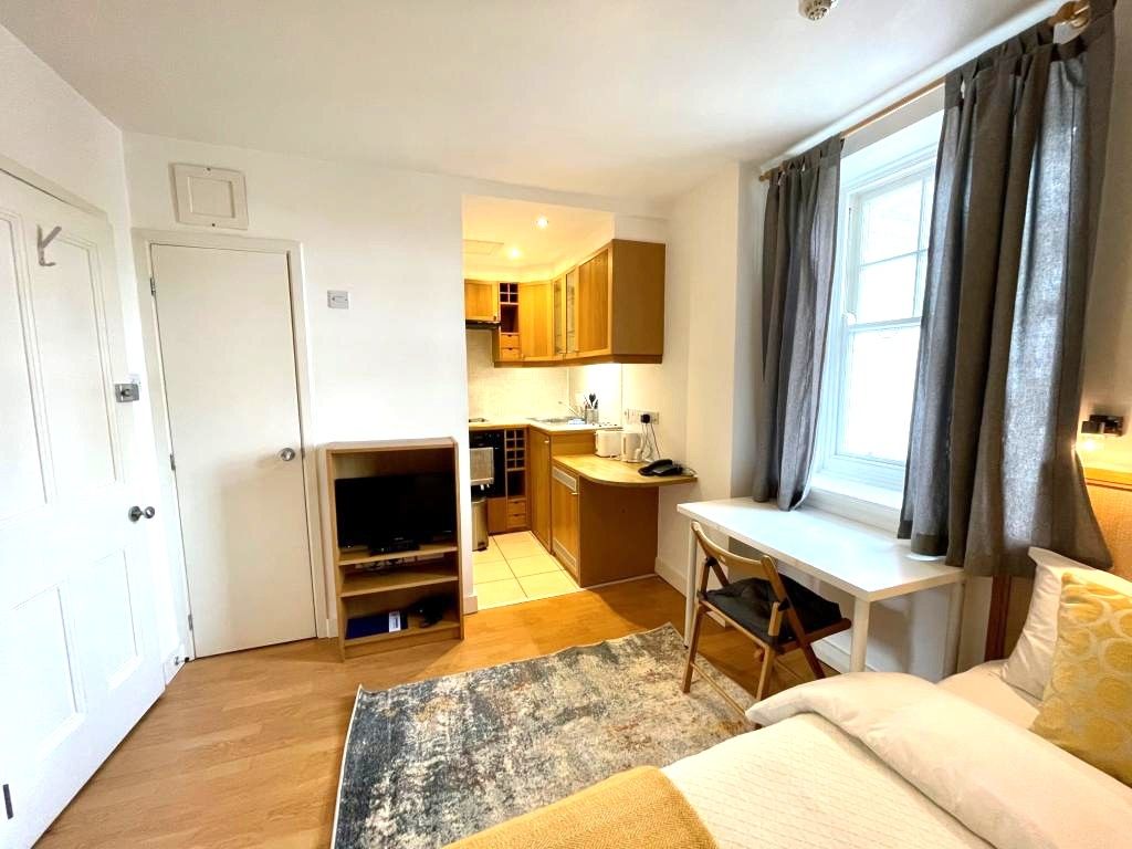 Property photo 1 of 6 2