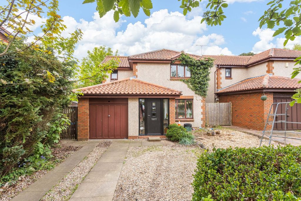 Property photo 1 of 30