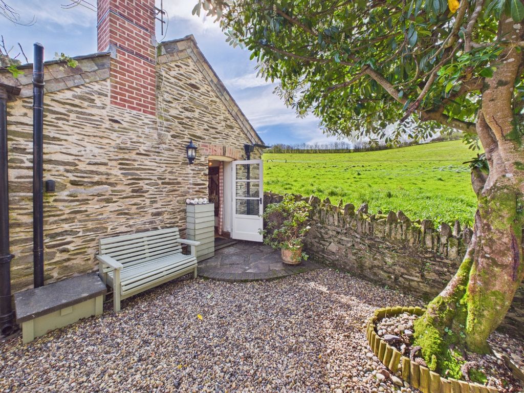 Property photo 2 of 17 4936516