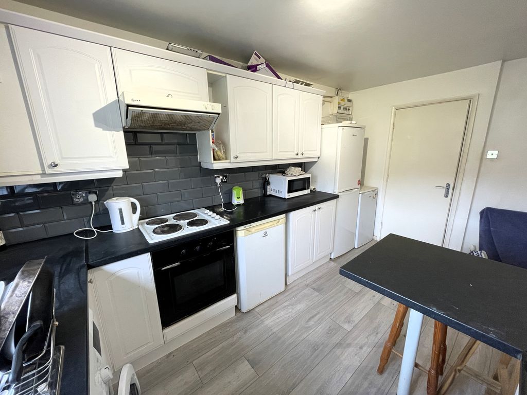 Property photo 3 of 9 Img_0370