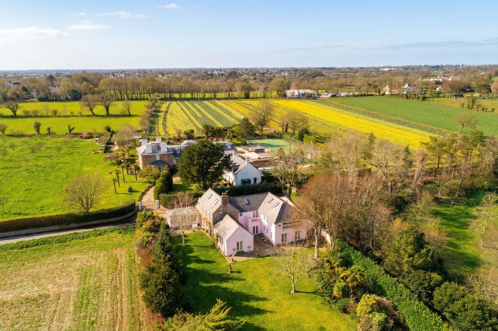 Property photo 1 of 40