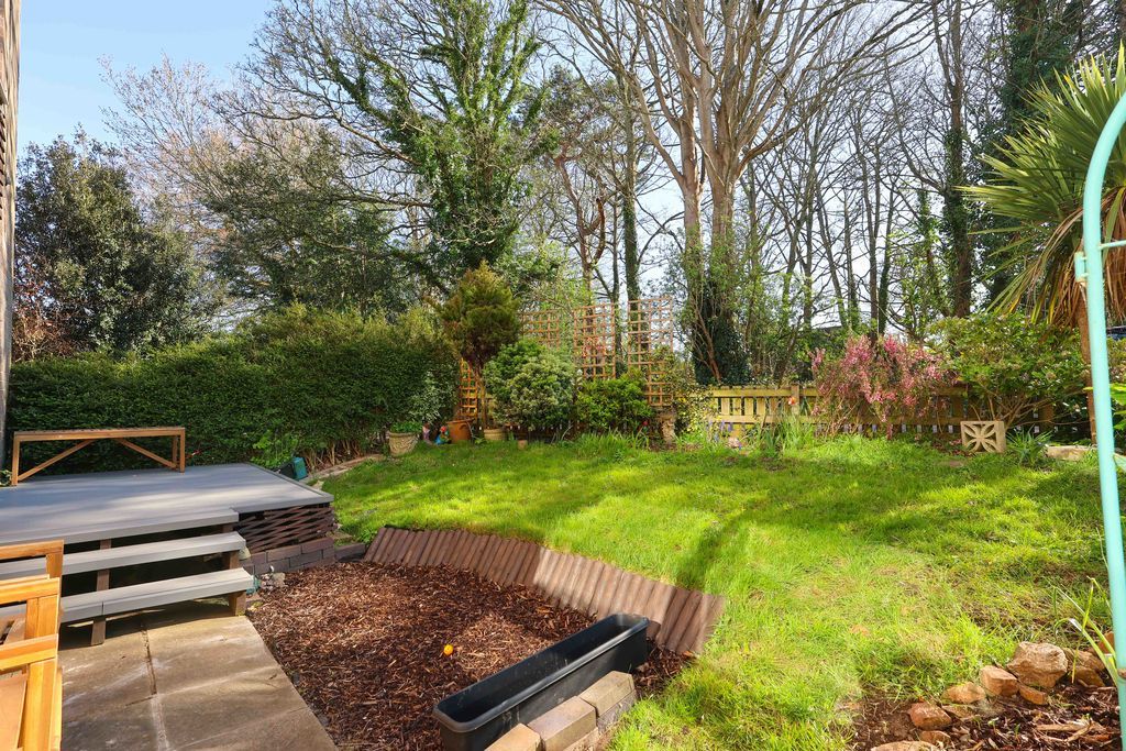 Property photo 3 of 11 Garden