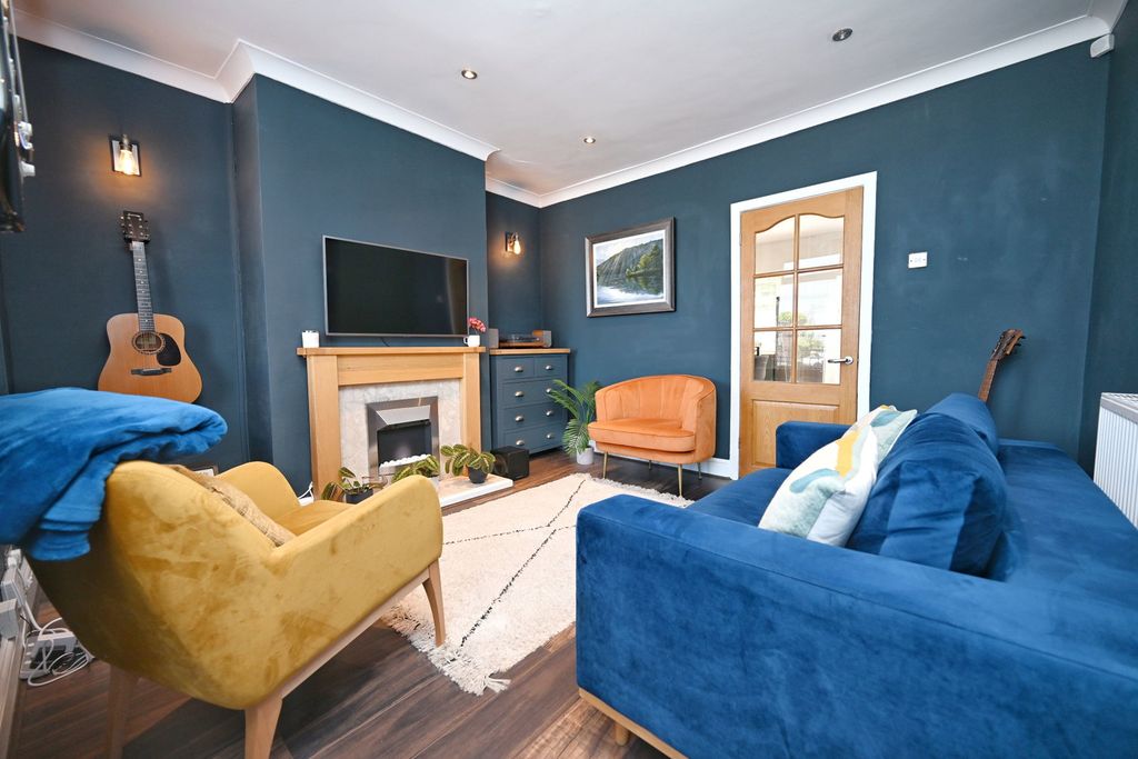 Property photo 2 of 13