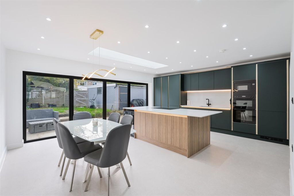 Property photo 3 of 20 Ferndale Road, 54  (6).Jpg