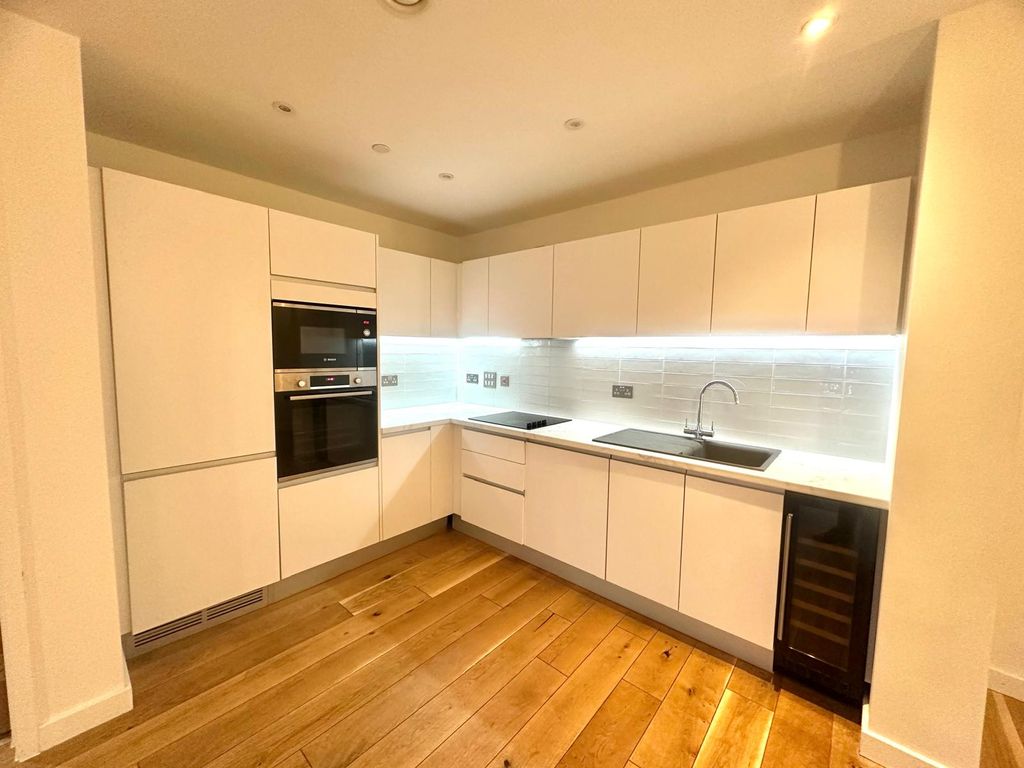 Property photo 3 of 11 Gallery