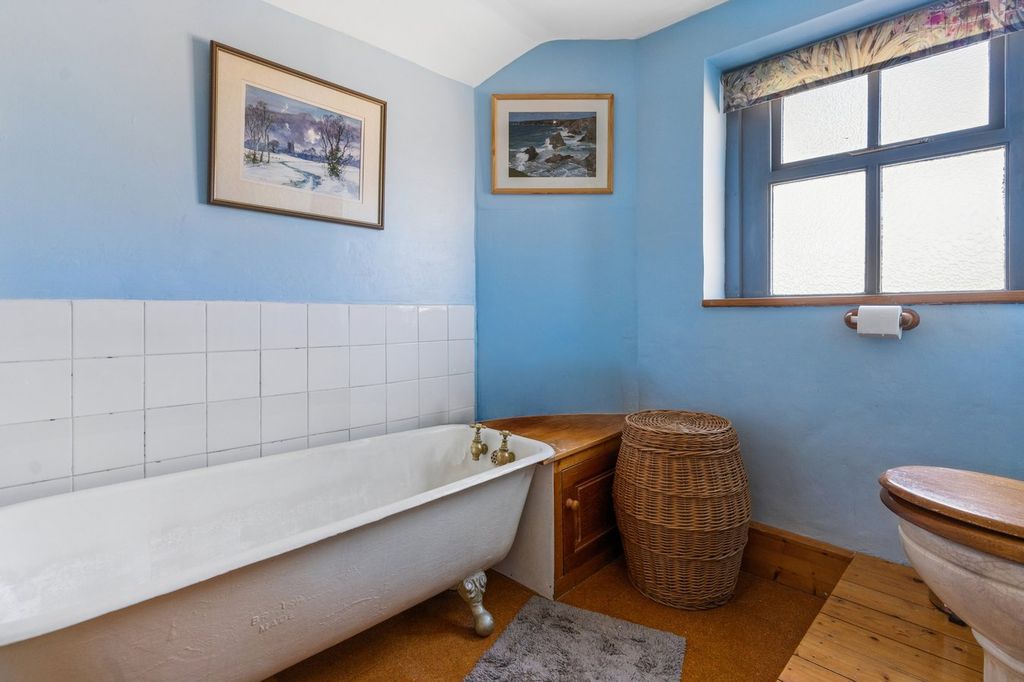 Additional image 18 of 6 bed semi-detached house for salePurwell Lane, Hitchin SG4