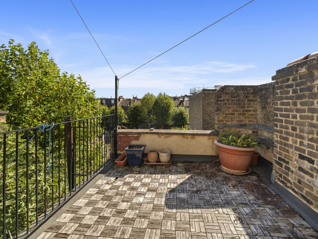 Property photo 2 of 8