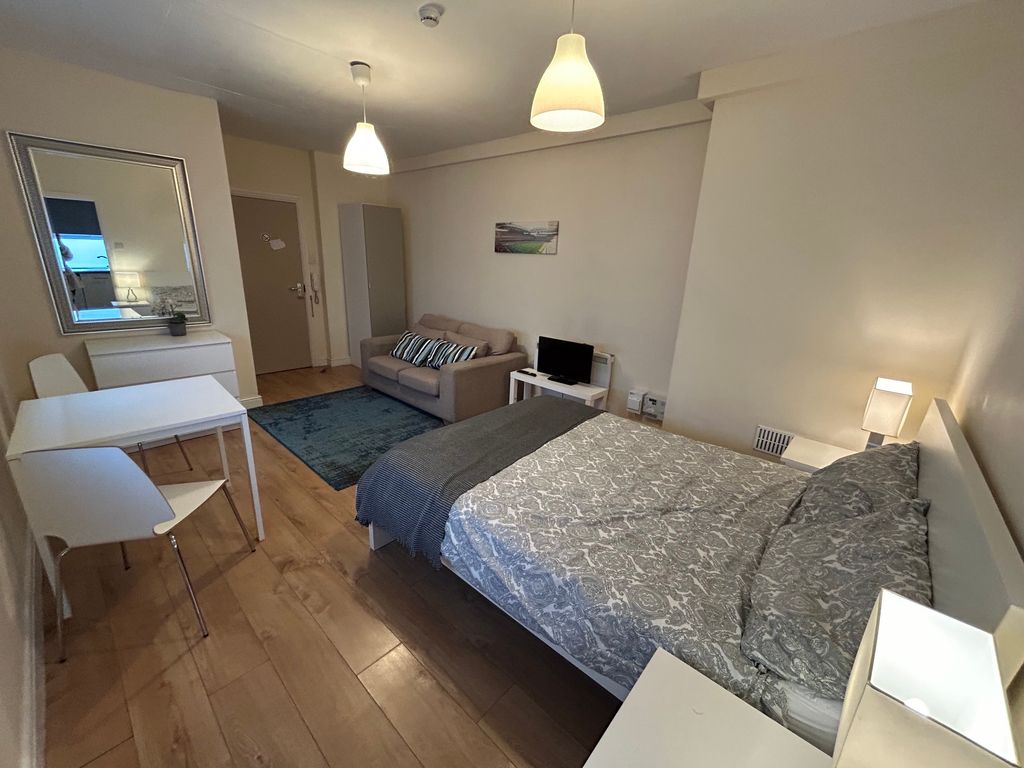 Property photo 2 of 8 02