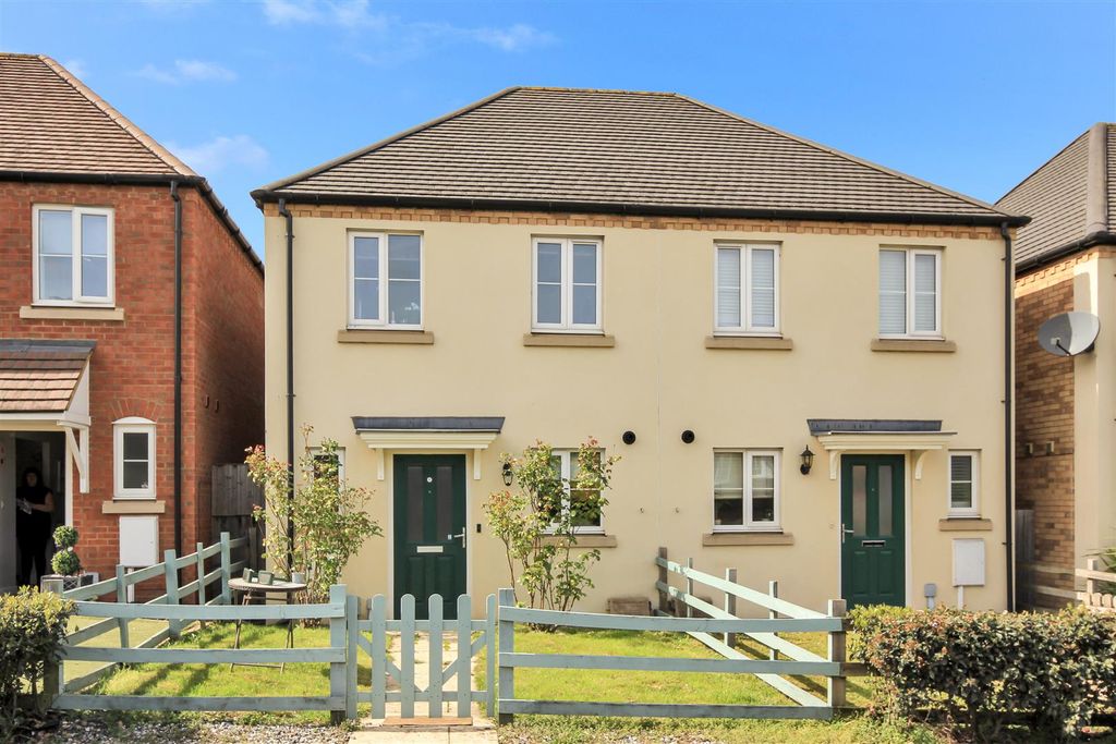 Property photo 1 of 10 Front 1.Jpg