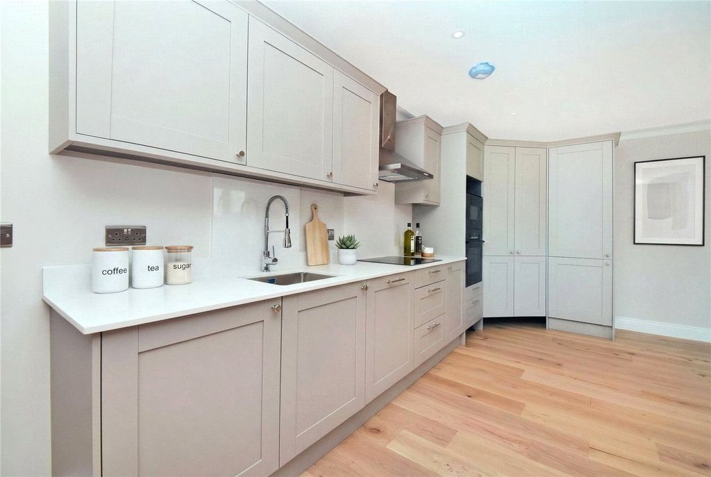 Property photo 3 of 6 Picture No. 08