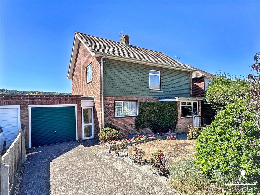 Property photo 1 of 27 01323 438506