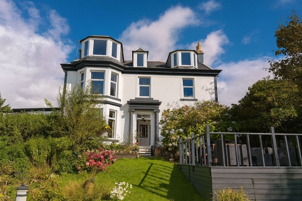 Property photo 1 of 19