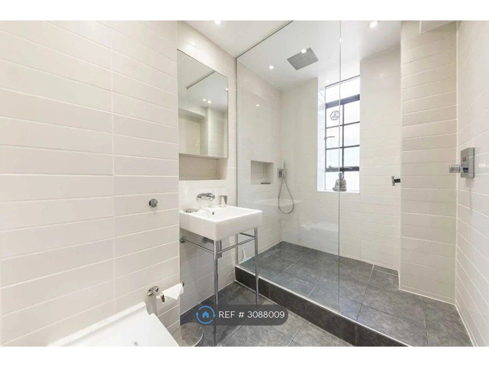 Property photo 3 of 5 Bathroom