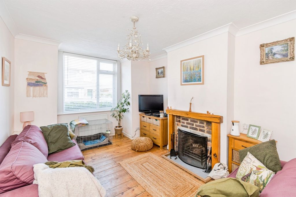 Property photo 2 of 17