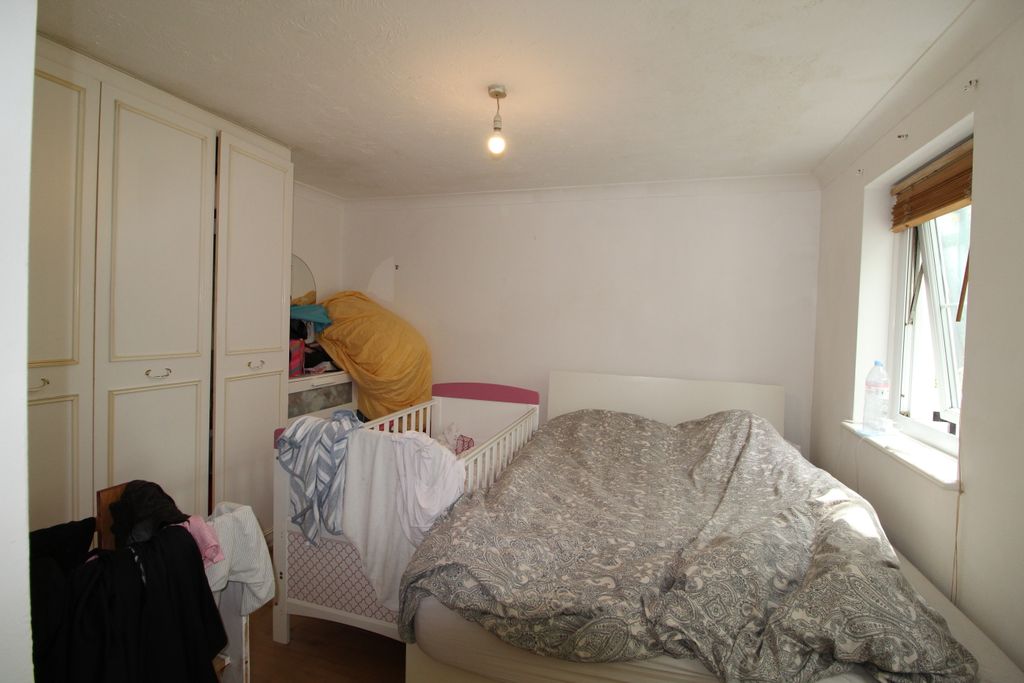 Property photo 3 of 4