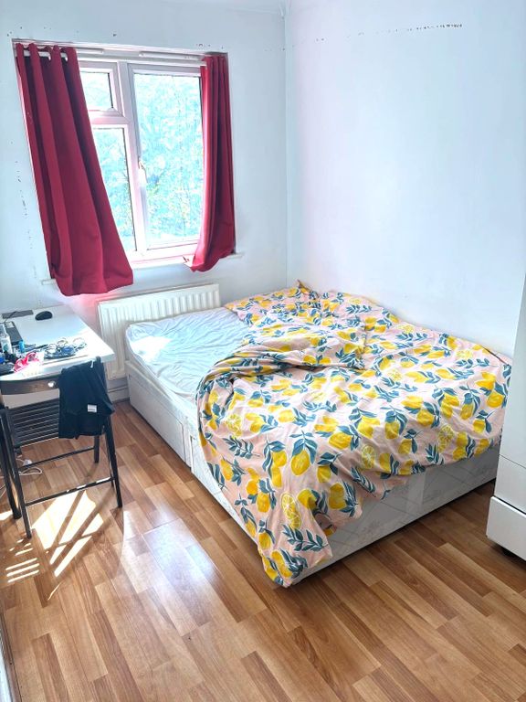 Property photo 1 of 3