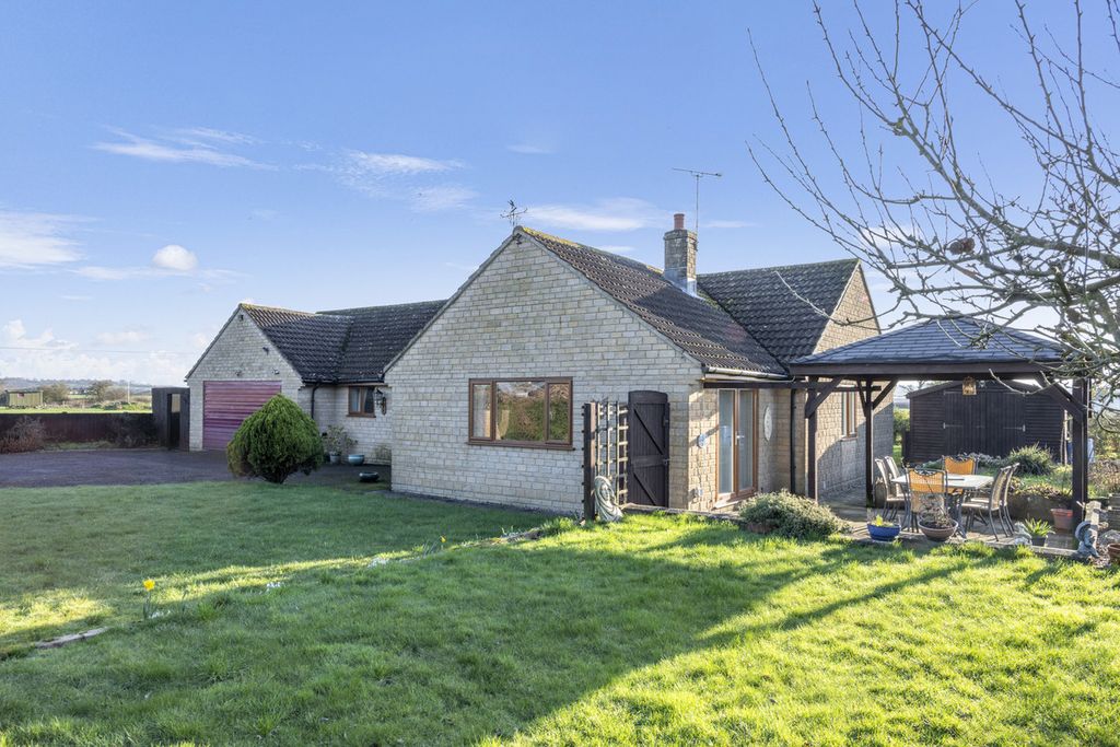 Property photo 3 of 25