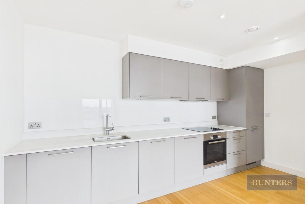 Property photo 2 of 19 Cam05152G0-Pr0456-Still006.Jpg