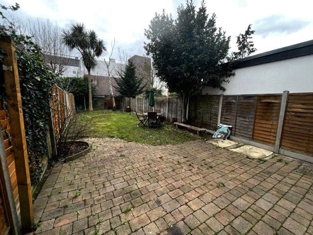 Property photo 3 of 6 Garden