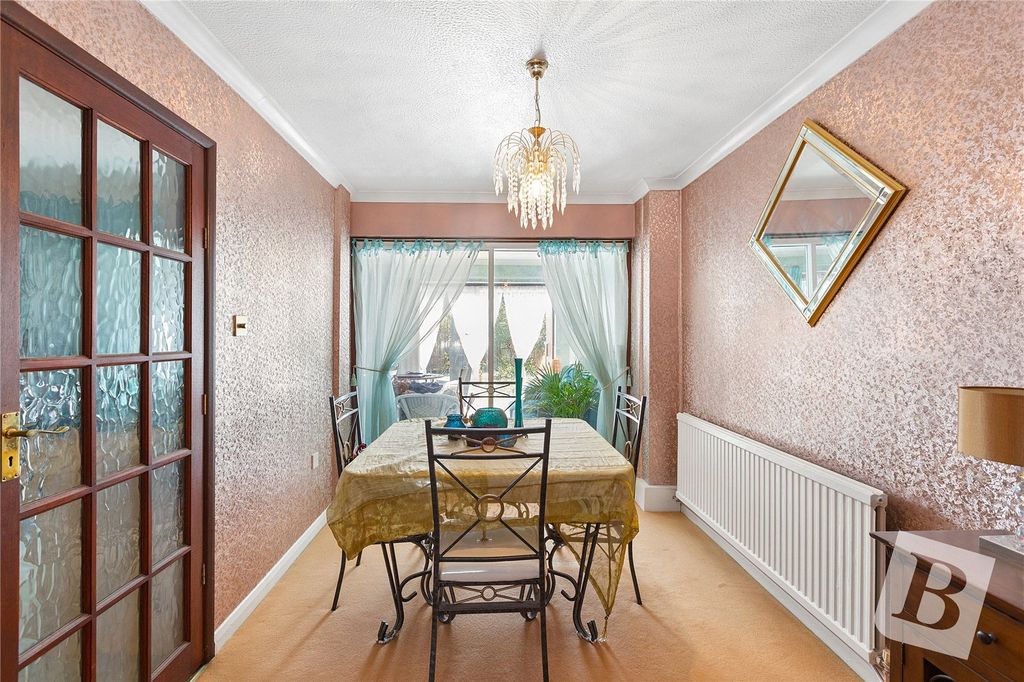Property photo 3 of 18 Dining Room