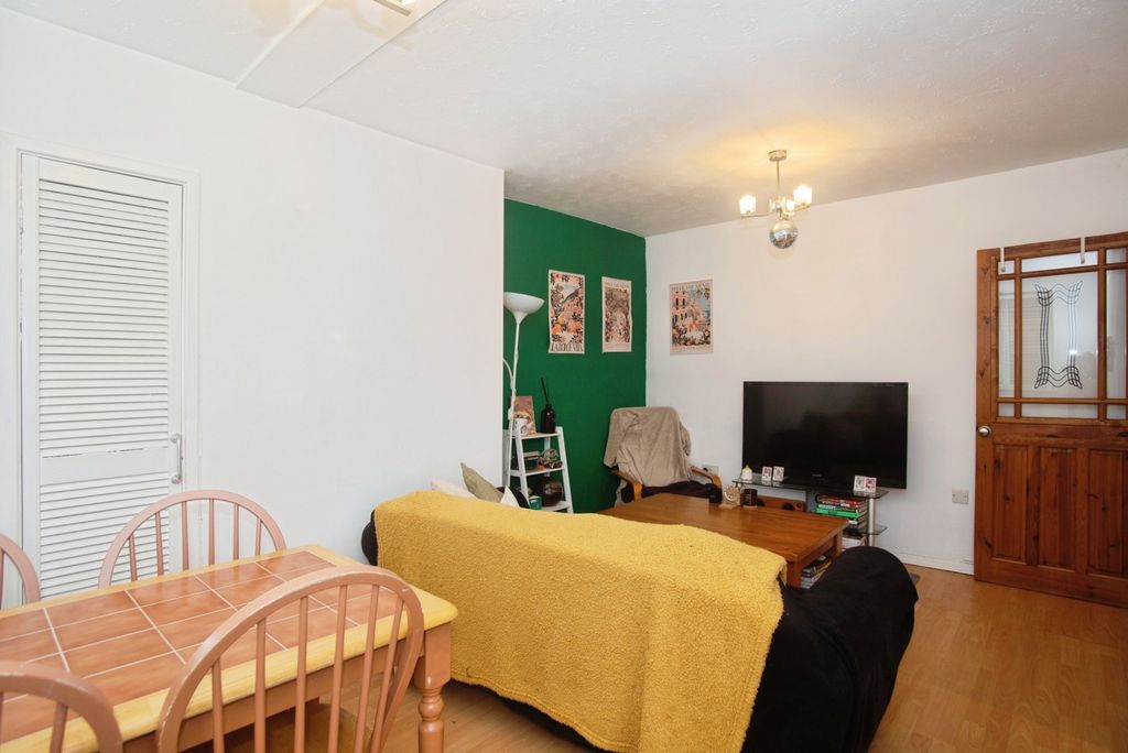 Property photo 2 of 16 Pbox-Img.Jpg
