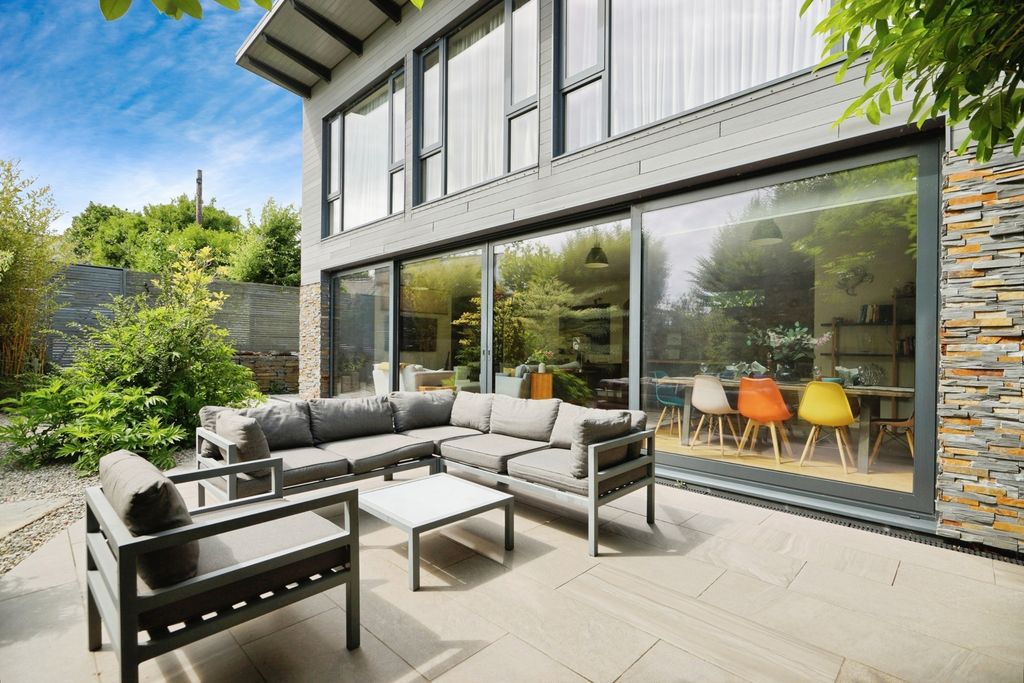 Property photo 2 of 22 Photo