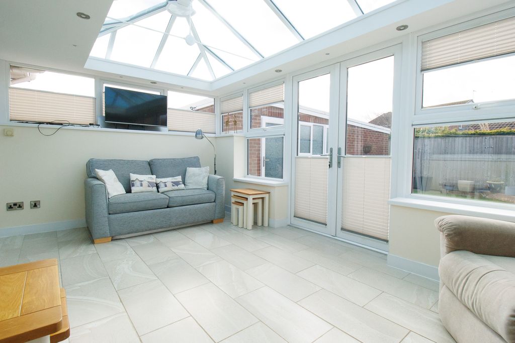 Additional image 8 of 3 bed semi-detached bungalow for saleGrovehill Road, Filey YO14