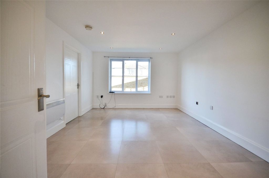 Property photo 2 of 9 Picture No. 07
