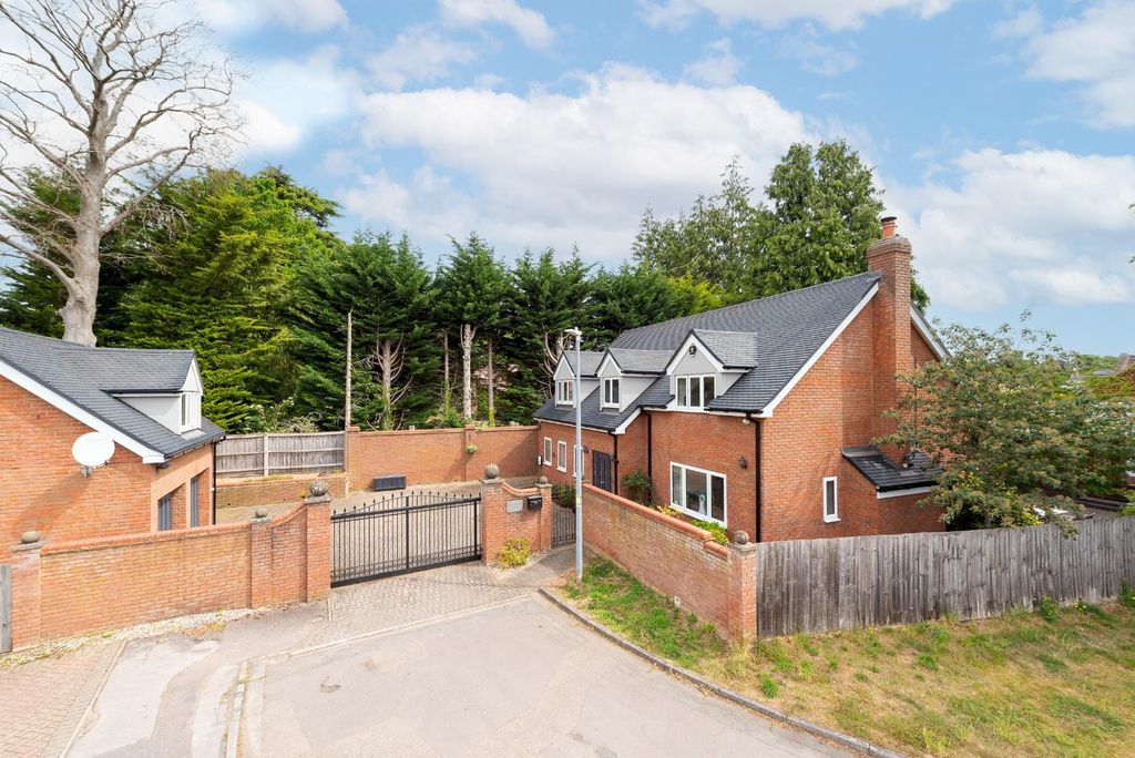 Property photo 1 of 34