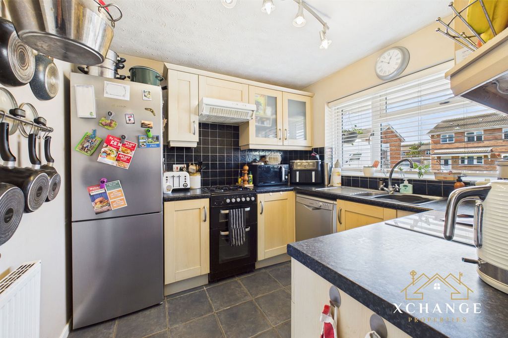 Property photo 3 of 32