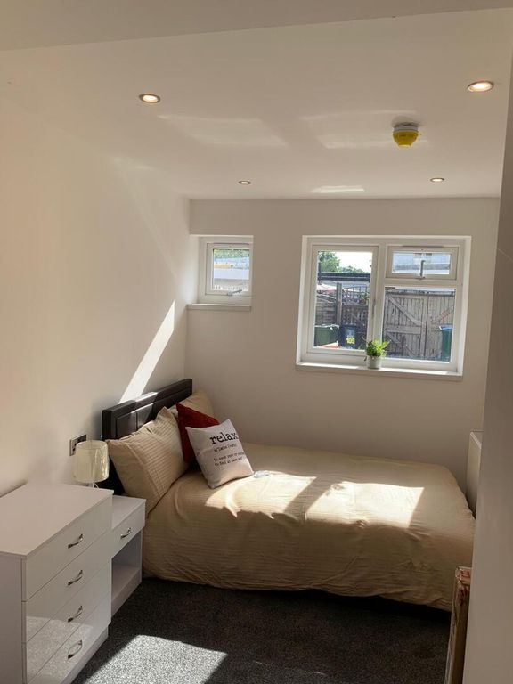 Property photo 3 of 9 Bedroom