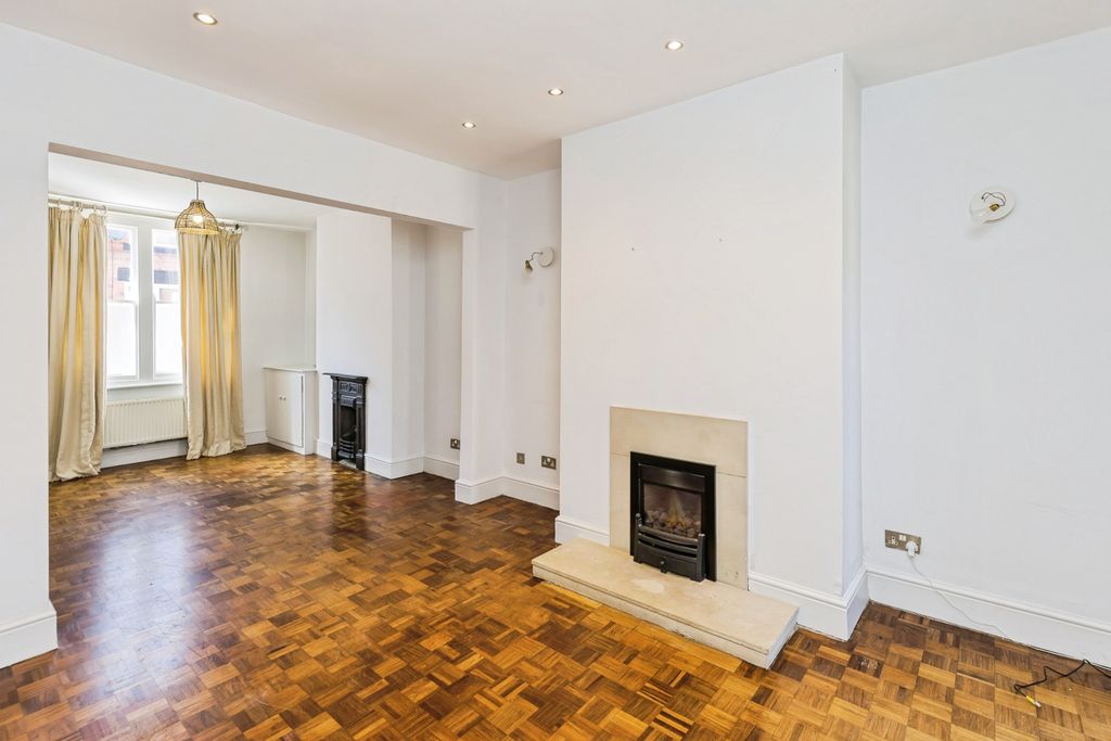 Property photo 3 of 15