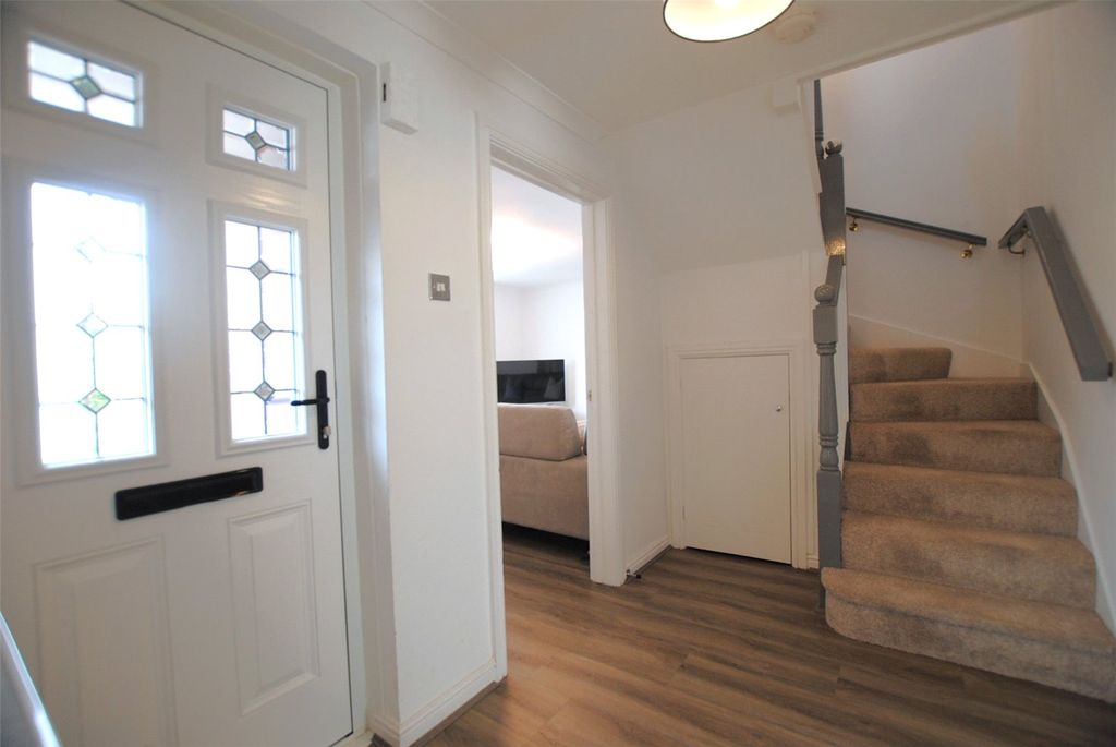 Property photo 3 of 28 Hall