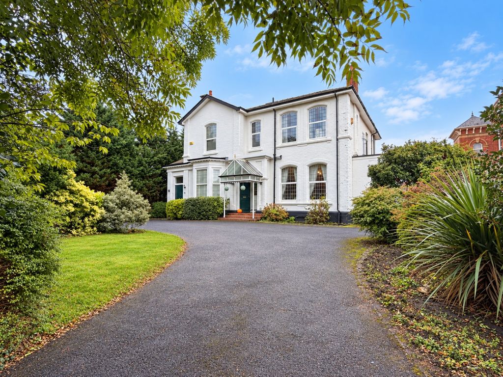 Property photo 2 of 43 5528032