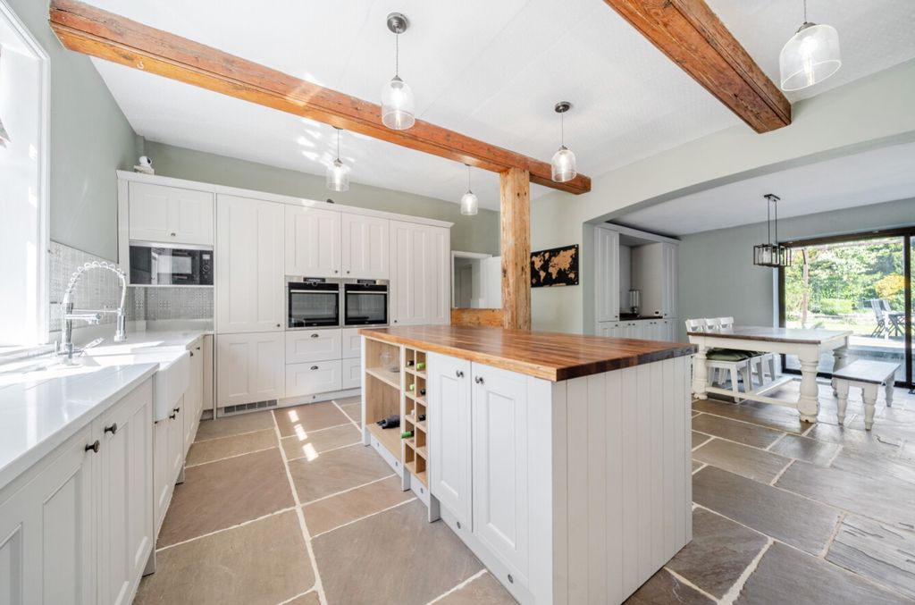 Property photo 2 of 50 1446937-8-69Ea57Ca8c0A5