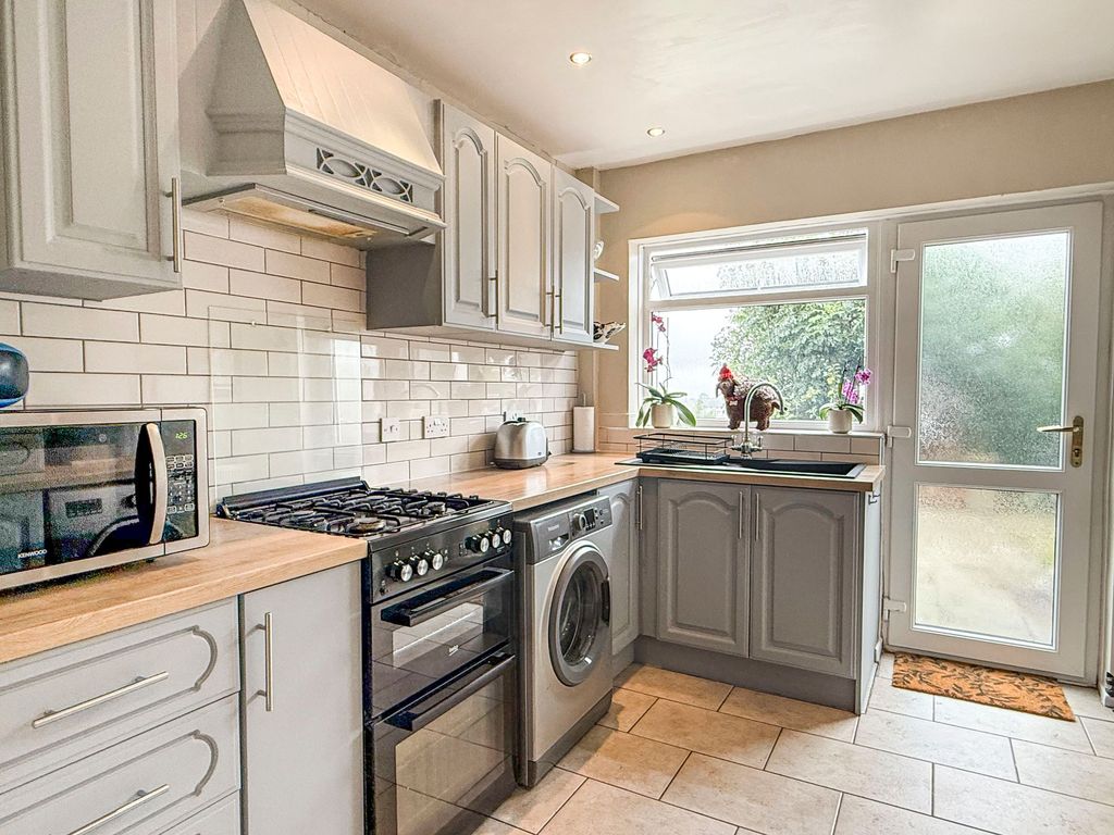 Property photo 3 of 33