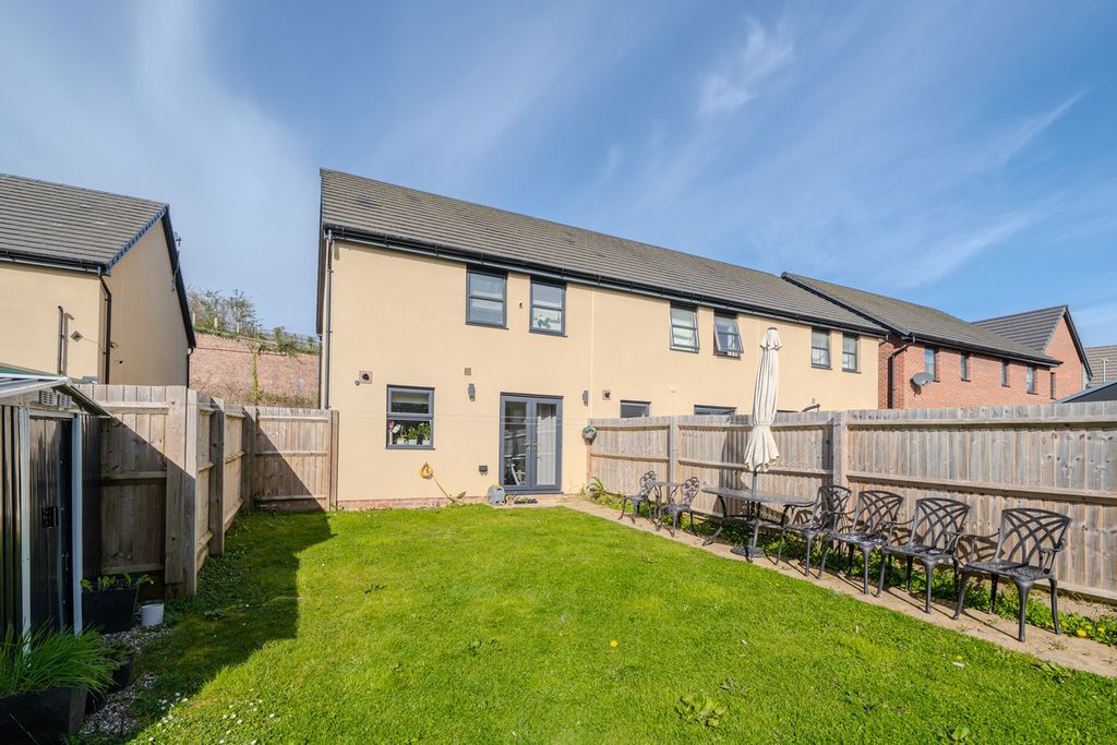 Property photo 2 of 31