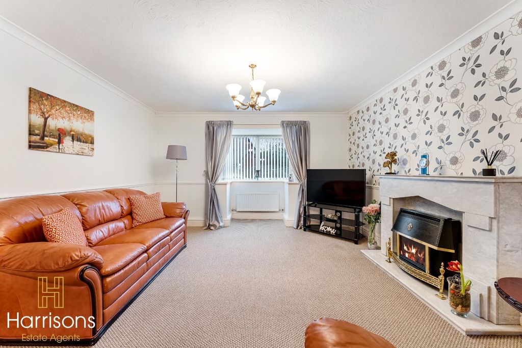 Property photo 3 of 37 4820607