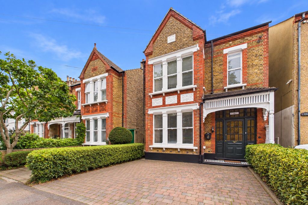 Property photo 1 of 32